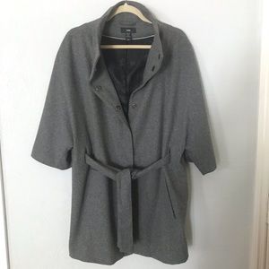 H&M gray coat/cape with paisley lining sized 10